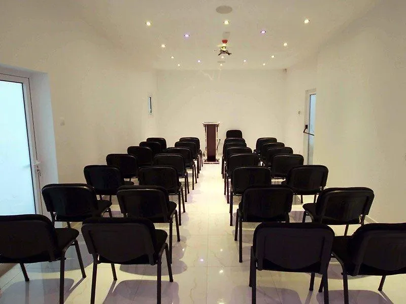 Achilleos City Hotel Larnaka 2*,